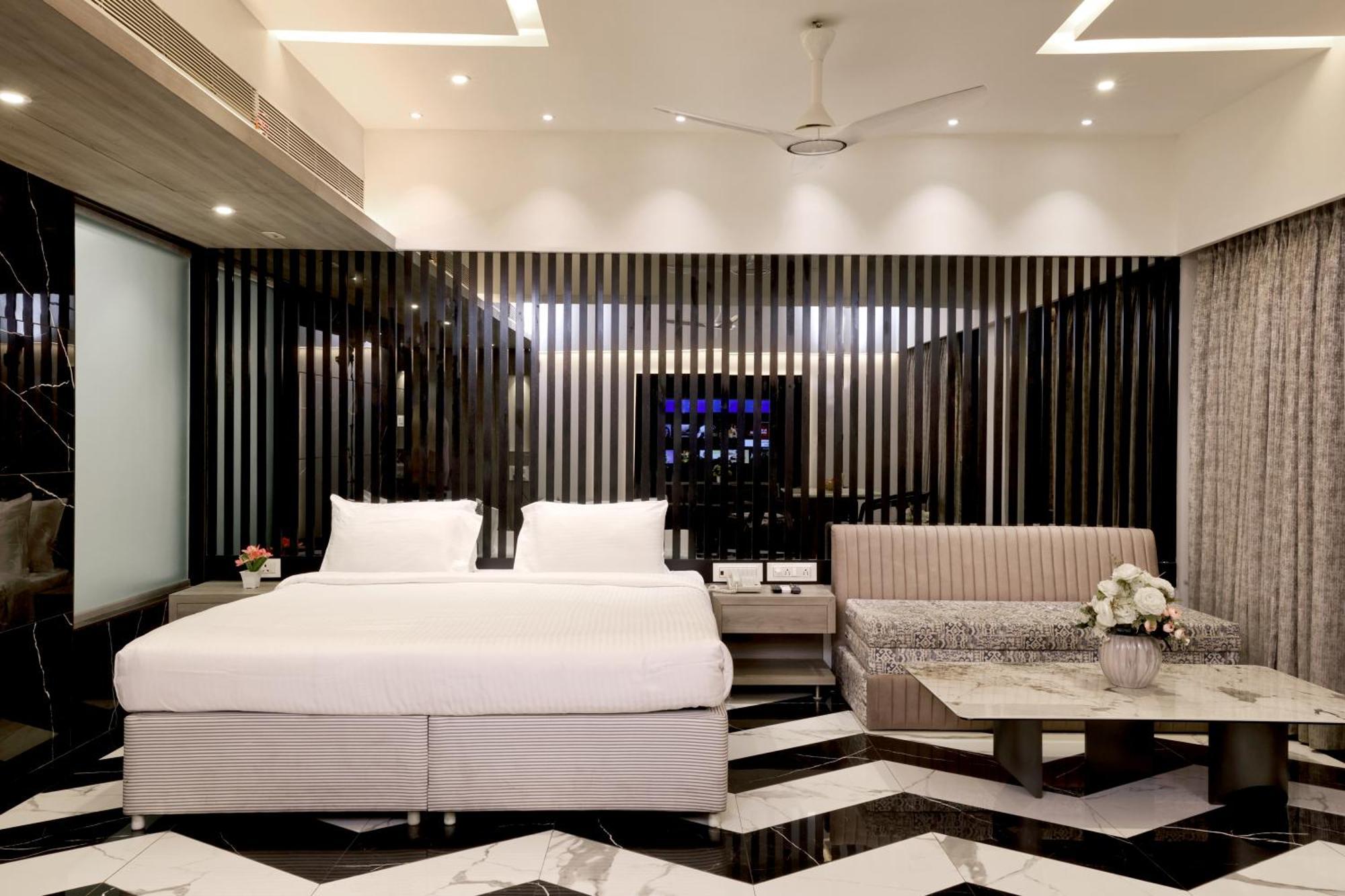 Kumar Resort By Turtle, Lonavla Zewnętrze zdjęcie